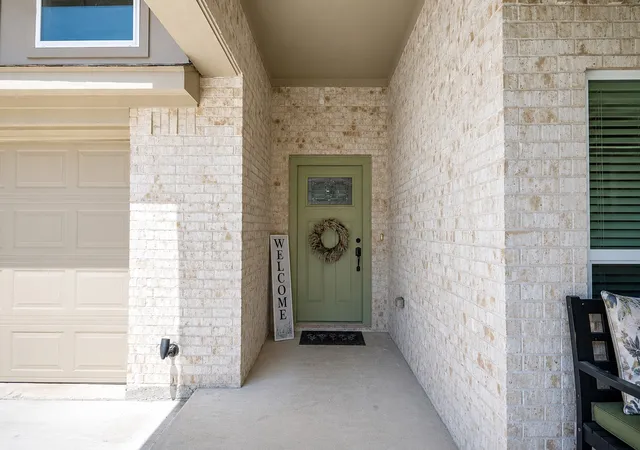 Photo 3 of Single family home for sale at 1420 Marshall St, Greenville, TX 75401 | MLS# 21368703 | Listing updated on 2026-09-17