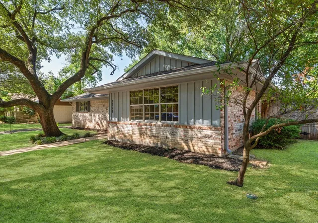 Photo 3 of Single family home for sale at 1728 Laurel Lake Dr, Waco, TX 76710 | MLS# 21368452 | Listing updated on 2026-09-23