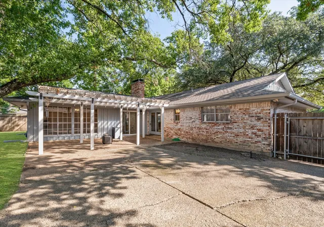 Photo 40 of Single family home for sale at 1728 Laurel Lake Dr, Waco, TX 76710 | MLS# 21368452 | Listing updated on 2026-09-23