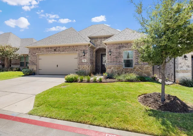 Photo 3 of Single family home for sale at 918 Capella Ln, Mansfield, TX 76063 | MLS# 21367339 | Listing updated on 2026-08-25