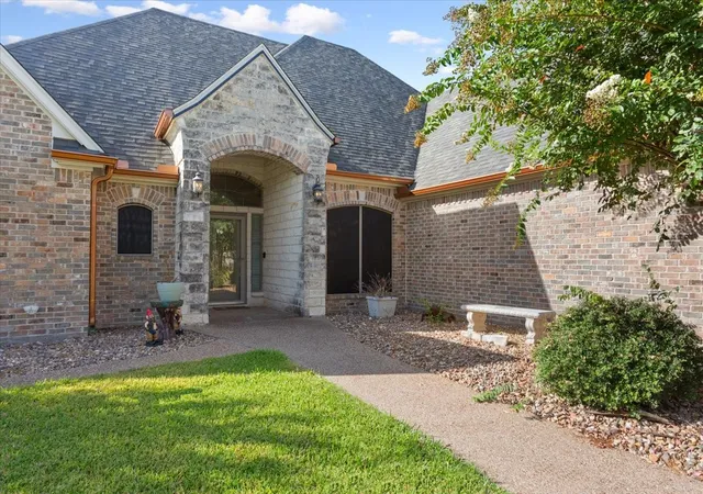 Photo 3 of Single family home for sale at 1408 Laurel Park, Robinson, TX 76706 | MLS# 21368468 | Listing updated on 2026-08-26