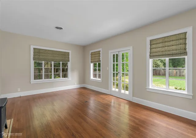 Photo 3 of Single family home for sale at 123 Ardmore Ave, Shreveport, LA 71105 | MLS# 21361394 | Listing updated on 2026-09-30