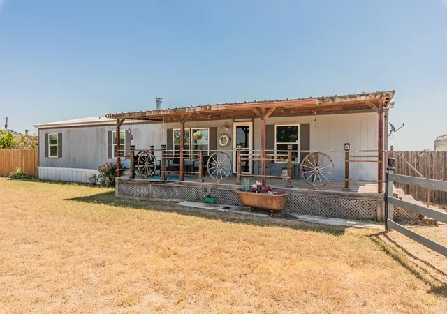 Photo 2 of Manufactured home for sale at 157 Judge Ct, New Fairview, TX 76078 | MLS# 21368332 | Listing updated on 2026-08-25