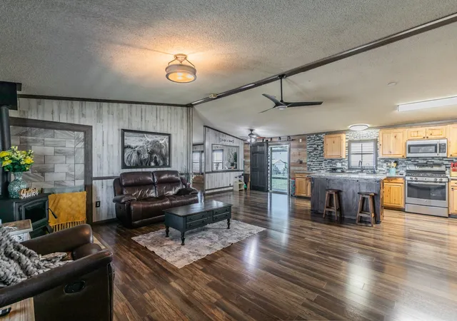 Photo 4 of Manufactured home for sale at 157 Judge Ct, New Fairview, TX 76078 | MLS# 21368332 | Listing updated on 2026-10-28