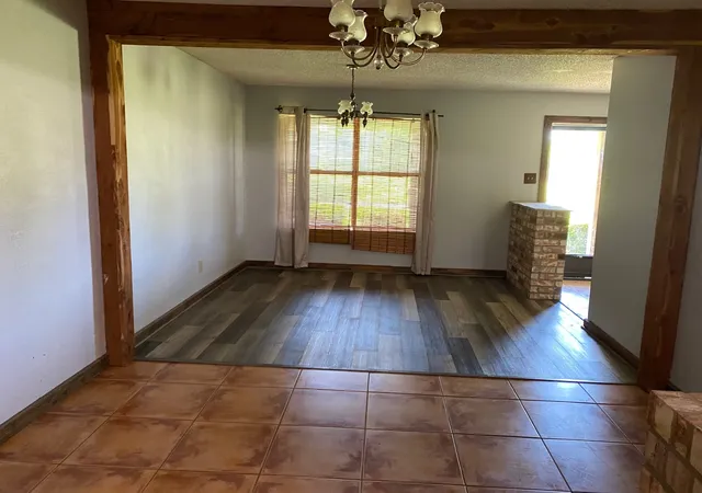 Photo 4 of Single family home for sale at 603 W 11Th St, Clarksville, TX 75426 | MLS# 21368772 | Listing updated on 2026-08-25