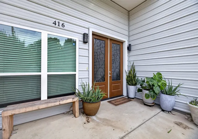 Photo 4 of House for sale at 416 W 10Th St, Dallas, TX 75208 | MLS# 21367306 | Listing updated on 2026-08-25