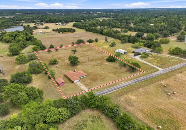 Photo 1 of Single family home for sale at 1625 Richerson Rd, Denison, TX 75021 | MLS# 21368795 | Listing updated on 2026-10-07