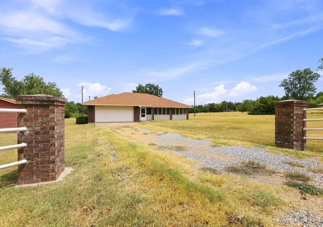 Photo 3 of Single family home for sale at 1625 Richerson Rd, Denison, TX 75021 | MLS# 21368795 | Listing updated on 2026-10-07