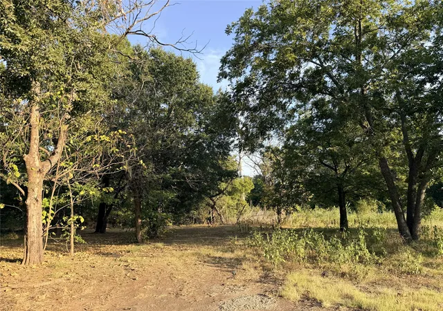 Photo 2 of Land for sale at 111 E Rob Ave, Corsicana, TX 75110 | MLS# 21368769 | Listing updated on 2026-08-25