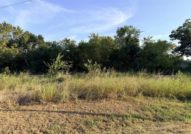 Photo 2 of Land for sale at 111 E Rob Ave, Corsicana, TX 75110 | MLS# 21368769 | Listing updated on 2026-08-25