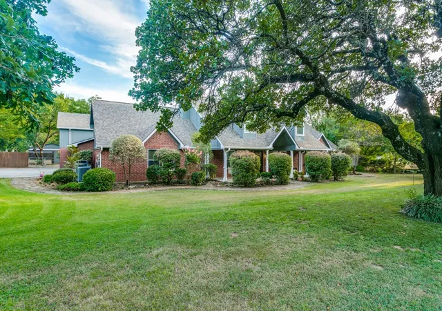 Photo 3 of Single family home for sale at 6705 Orchard Dr, Flower Mound, TX 75022 | MLS# 21368811 | Listing updated on 2026-10-05
