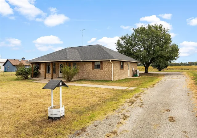 Photo 3 of Sale Pending at 6006 County Road 4604, Commerce, TX 75428 | MLS# 21368814 | Listing updated on 2026-10-02