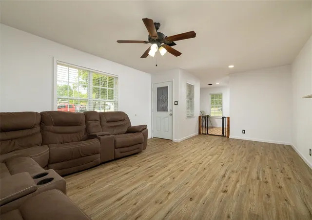 Photo 3 of Single family home for sale at 300 Broadway St, Whitesboro, TX 76273 | MLS# 21367662 | Listing updated on 2026-09-24