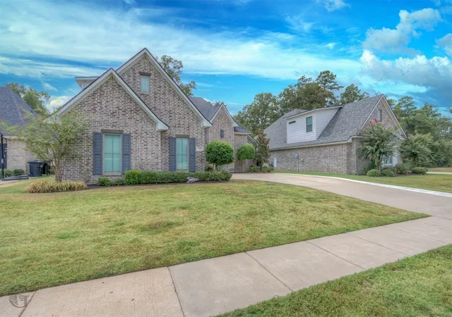 Photo 3 of Single family home for sale at 142 St Andrews Ln, Benton, LA 71006 | MLS# 21367632 | Listing updated on 2026-09-06