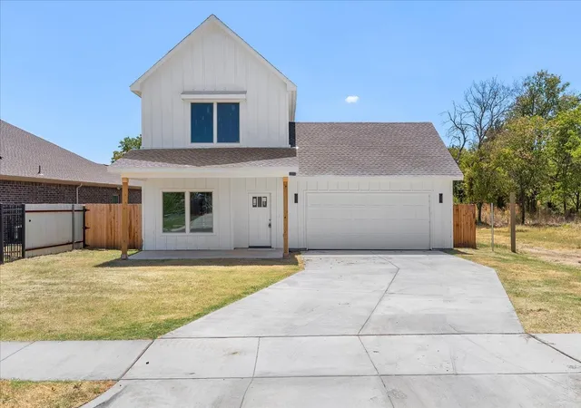 Photo 1 of Single family home for sale at 5224 Anderson St, Fort Worth, TX 76105 | MLS# 21368867 | Listing updated on 2026-08-25