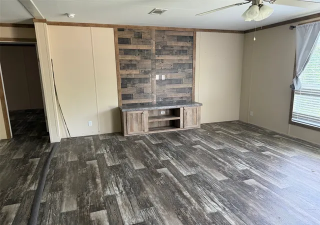 Photo 3 of Manufactured home for sale at 5619 Arkansas Trl, Granbury, TX 76048 | MLS# 21368902 | Listing updated on 2026-08-27