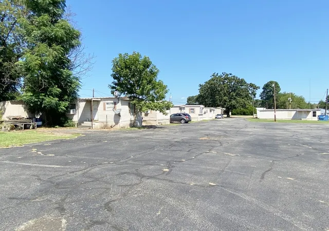 Photo 4 of Multi family home for sale at 815 W 16Th, Mt Pleasant, TX 75455 | MLS# 21368949 | Listing updated on 2026-08-25