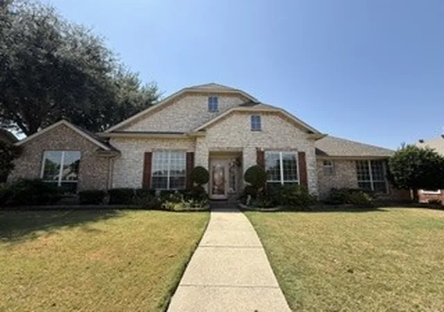 Photo 1 of Single family home for sale at 202 Stonegate Ln, Sunnyvale, TX 75182 | MLS# 21368972 | Listing updated on 2026-08-25