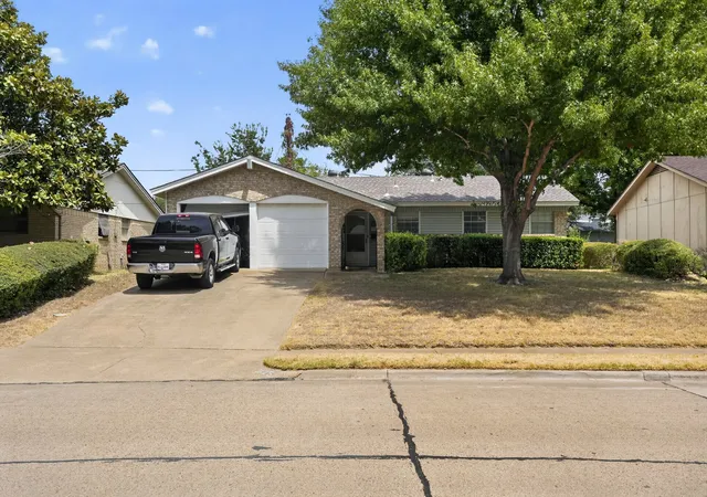 Photo 2 of Single family home for sale at 2125 Meadow Gln, Irving, TX 75060 | MLS# 21368909 | Listing updated on 2026-08-27