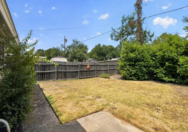 Photo 4 of Single family home for sale at 2125 Meadow Gln, Irving, TX 75060 | MLS# 21368909 | Listing updated on 2026-08-27