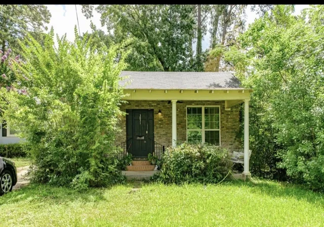Photo 3 of Single family home for sale at 3831 Baltimore Ave, Shreveport, LA 71106 | MLS# 21368876 | Listing updated on 2026-08-25