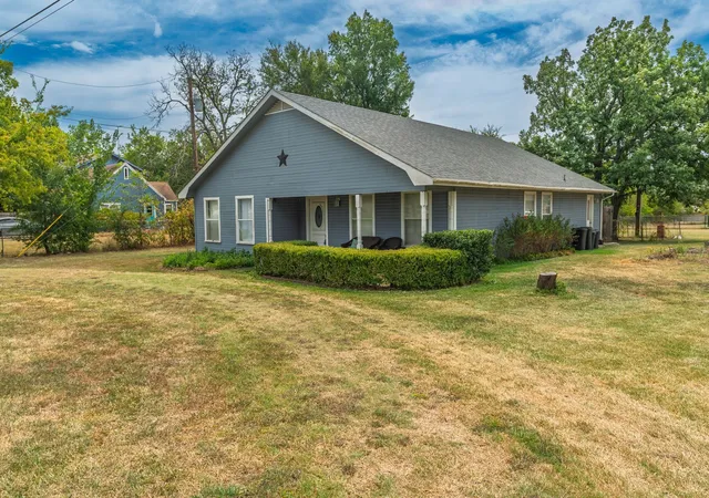 Photo 1 of Single family home for sale at 2803 Charity Rd, Commerce, TX 75428 | MLS# 21368951 | Listing updated on 2026-08-25