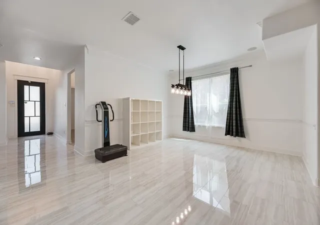 Photo 3 of Sale Pending at 3925 Victory Dr, Frisco, TX 75034 | MLS# 21369007 | Listing updated on 2026-09-26