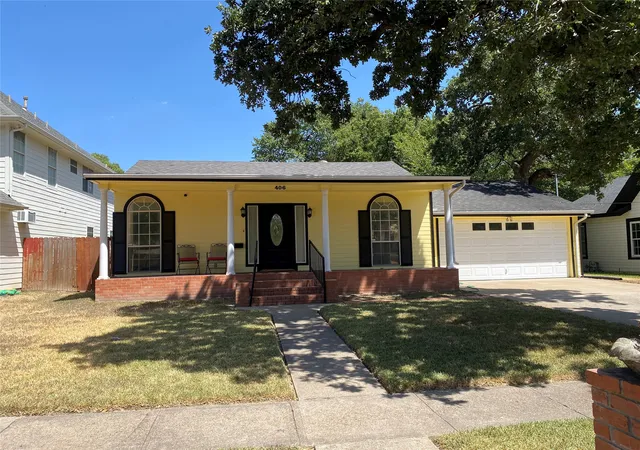 Photo 1 of Single family home for sale at 406 S Jefferson St S, Irving, TX 75060 | MLS# 21368617 | Listing updated on 2026-08-26