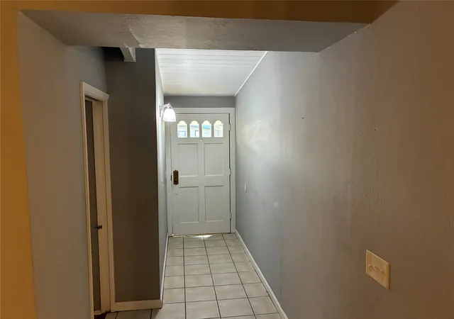 Photo 4 of Single family home for sale at 949 Captain Shreve Dr, Shreveport, LA 71105 | MLS# 21360291 | Listing updated on 2026-08-26