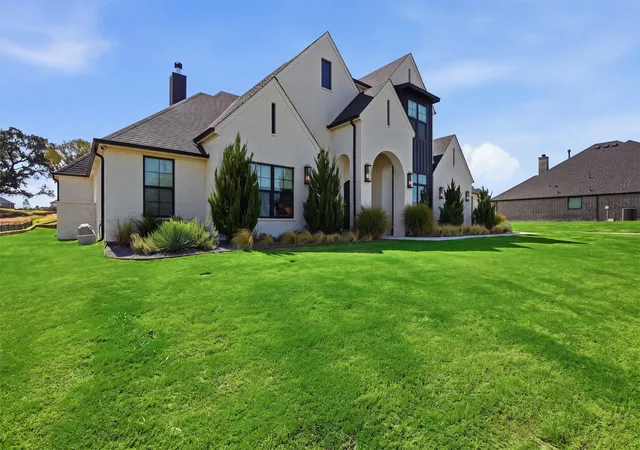 Photo 2 of Single family home for sale at 3022 Southern Rise Ct, Granbury, TX 76049 | MLS# 21368927 | Listing updated on 2026-08-26