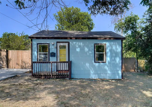 Photo 1 of Single family home for sale at 3040 Sappington Pl, Fort Worth, TX 76116 | MLS# 21368453 | Listing updated on 2026-10-05