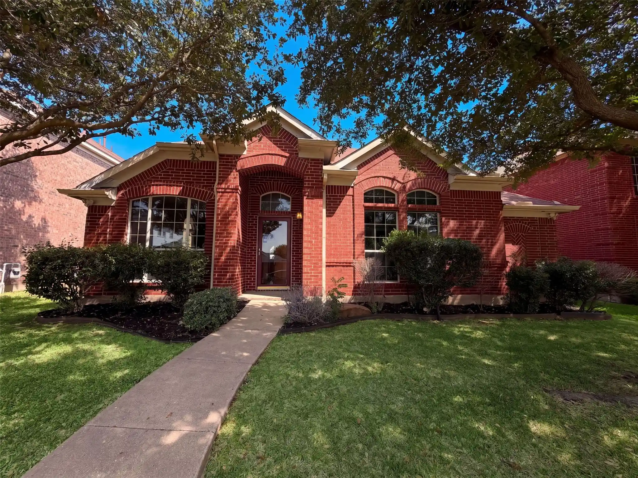 Photo 1 of Single family home for sale at 1213 Whitecreek Dr, Glenn Heights, TX 75154 | MLS# 21369045 | Listing updated on 2026-10-30
