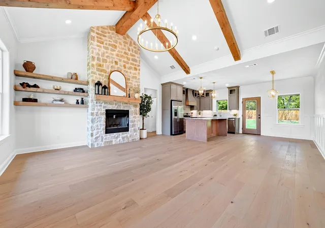 Photo 1 of Sale Pending at 305 Grace Ln, Athens, TX 75751 | MLS# 21366172 | Listing updated on 2026-08-31