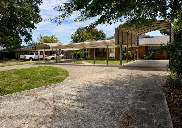 Photo 3 of Single family home for sale at 5525 Knollcrest Dr, Shreveport, LA 71129 | MLS# 21369062 | Listing updated on 2026-08-26