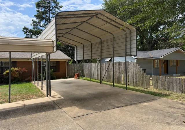 Photo 3 of Single family home for sale at 5525 Knollcrest Dr, Shreveport, LA 71129 | MLS# 21369062 | Listing updated on 2026-08-26