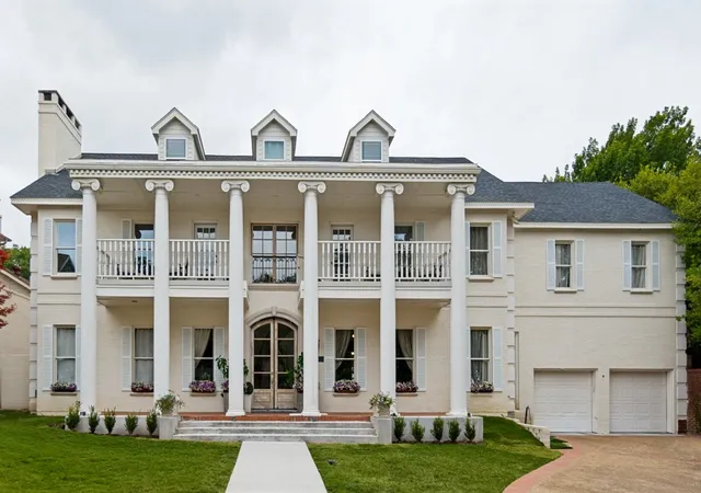 Photo 1 of Single family home for sale at 4 Kingsgate Ct, Dallas, TX 75225 | MLS# 21368704 | Listing updated on 2026-08-26