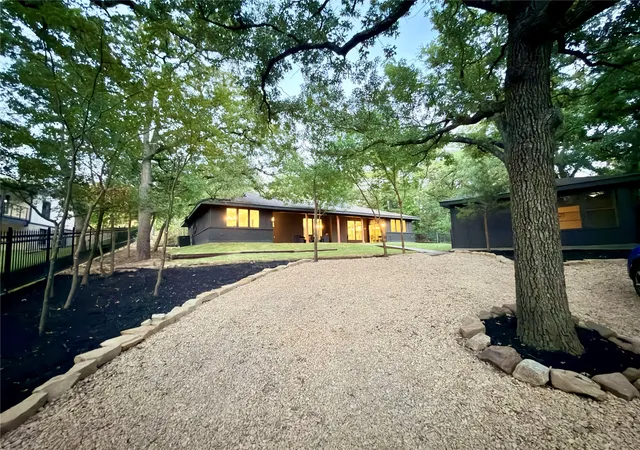 Photo 1 of Sale Pending at 341 Scenic Dr, Highland Village, TX 75077 | MLS# 21368554 | Listing updated on 2026-10-03