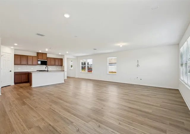 Photo 2 of Single family home for sale at 1524 Shady Ln, Seagoville, TX 75159 | MLS# 21368717 | Listing updated on 2026-10-06