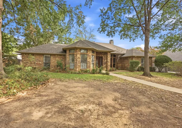 Photo 3 of Single family home for sale at 37 Timbergreen Cir, Denton, TX 76205 | MLS# 21369123 | Listing updated on 2026-10-09