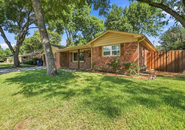 Photo 2 of Single family home for sale at 5708 Sunset Rd, Westworth Village, TX 76114 | MLS# 21368136 | Listing updated on 2026-08-29