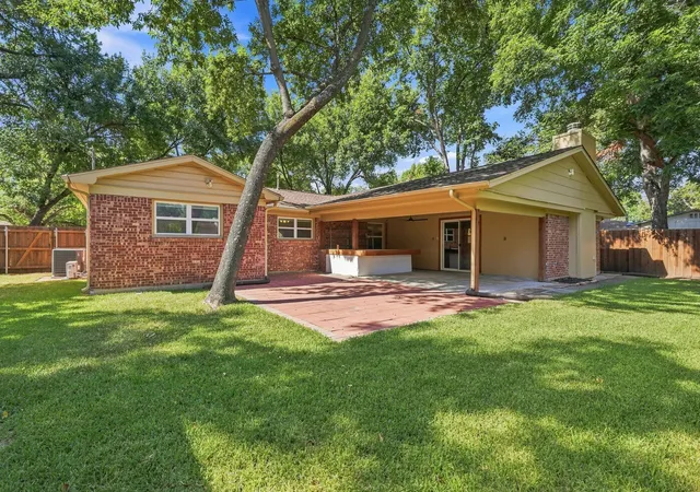 Photo 3 of Single family home for sale at 5708 Sunset Rd, Westworth Village, TX 76114 | MLS# 21368136 | Listing updated on 2026-08-29