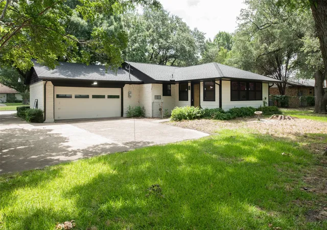 Photo 2 of Single family home for sale at 308 S Grove Rd, Richardson, TX 75081 | MLS# 21368813 | Listing updated on 2026-09-01