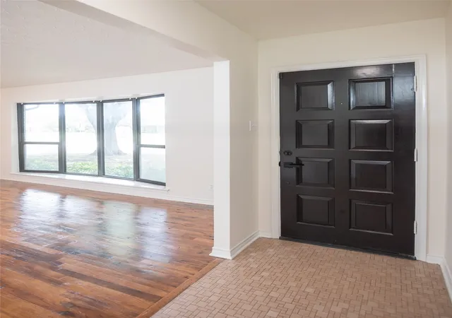 Photo 3 of Single family home for sale at 308 S Grove Rd, Richardson, TX 75081 | MLS# 21368813 | Listing updated on 2026-09-01