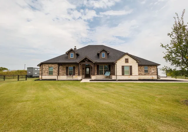 Photo 1 of Single family home for sale at 7604 Midway Ridge Trl, Ponder, TX 76259 | MLS# 21369176 | Listing updated on 2026-10-06
