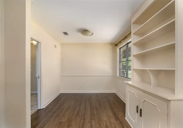 Photo 4 of Sale Pending at 517 Haynes Ave, Shreveport, LA 71105 | MLS# 21365553 | Listing updated on 2026-08-31