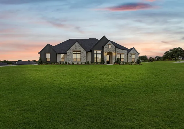 Photo 1 of Single family home for sale at 4000 Estancia Ct, Weatherford, TX 76088 | MLS# 21325434 | Listing updated on 2026-08-31