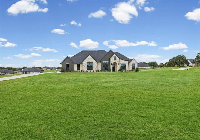 Photo 3 of Single family home for sale at 4000 Estancia Ct, Weatherford, TX 76088 | MLS# 21325434 | Listing updated on 2026-08-31