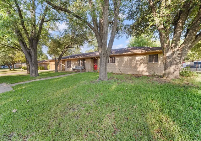 Photo 2 of Single family home for sale at 311 S College Ave, Troy, TX 76579 | MLS# 21369181 | Listing updated on 2026-08-26