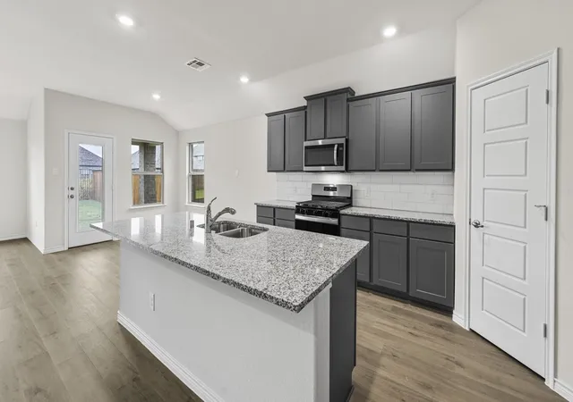 Photo 3 of Sale Pending at 652 Lakepointe Blvd, Lavon, TX 75166 | MLS# 21369251 | Listing updated on 2026-08-31
