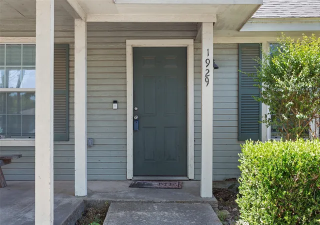 Photo 3 of Single family home for sale at 1929 S 14Th St, Waco, TX 76706 | MLS# 21360534 | Listing updated on 2026-08-26